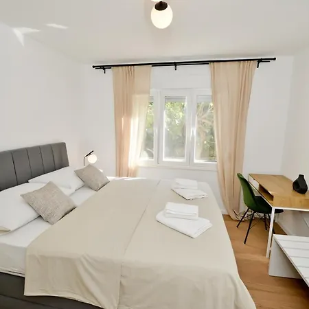 Luka Apartment
